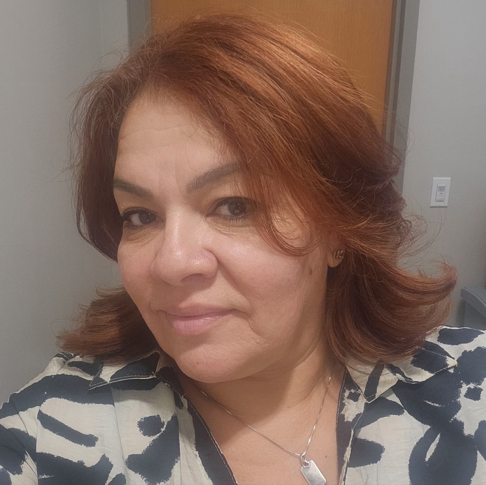 Meet your Posher, Maura